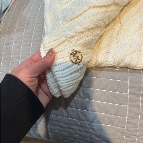 Michael Kors Cream Cable Knit Scarf - Picture 2 of 2